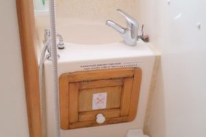 2018-12-31 ENSUITE TOILET AND BASIN