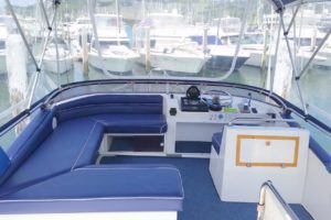 2018-12-31 FLYBRIDGE HELM AND SEATING